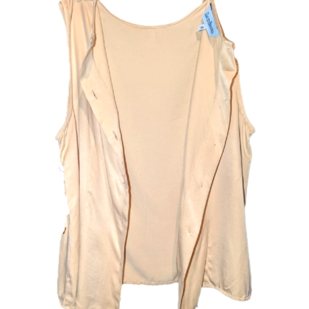 BNWT DAVID BROOKS button detail in back, unique blouse,  size 14